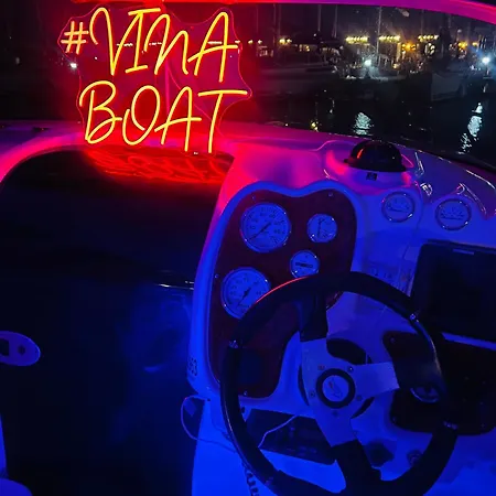 Botel Vina Boat - Unique In Marina Lisboa