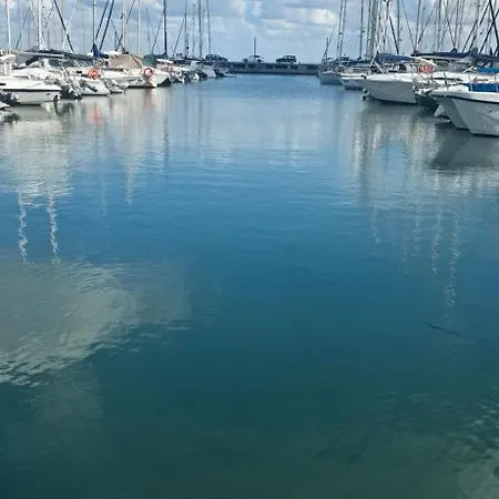 Vina Boat - Unique In Marina Lisboa